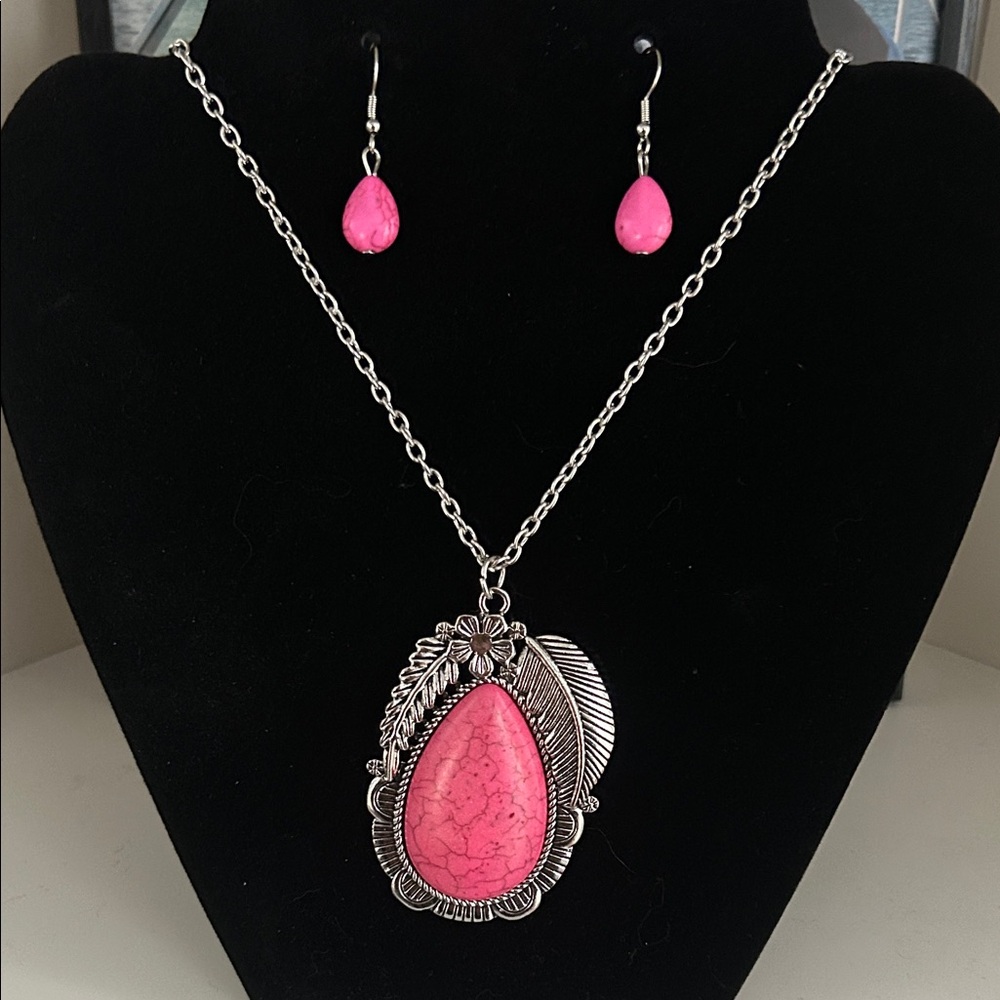 Paparazzi "Tropical Mirage" Pink & Silver Necklace & Earring Set - NEW